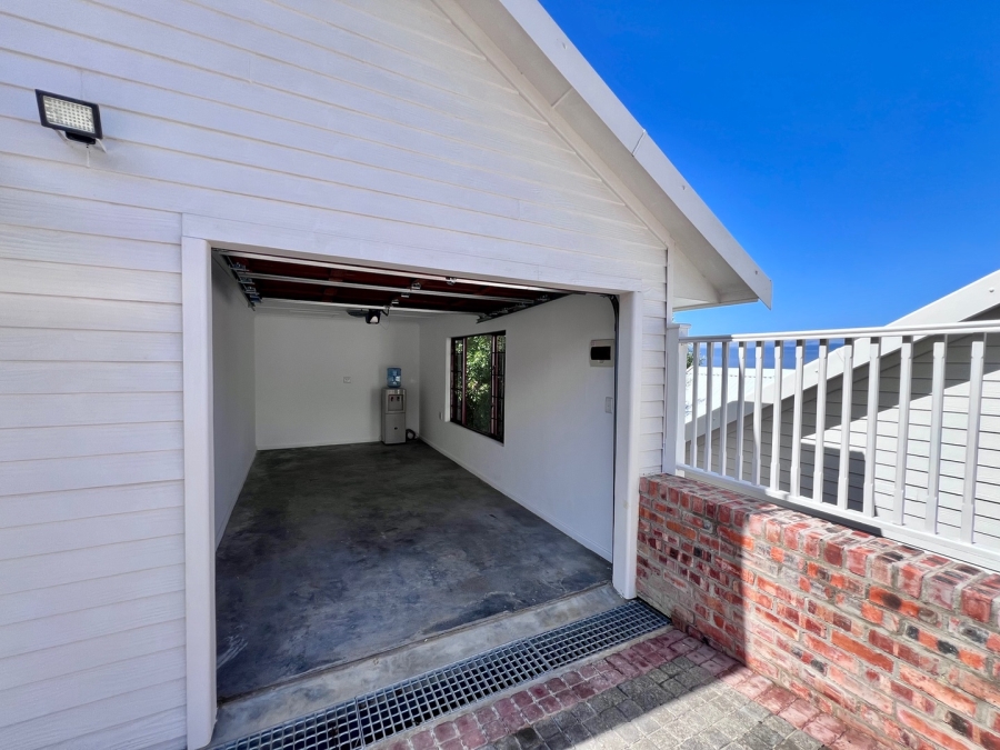 4 Bedroom Property for Sale in Herolds Bay Western Cape